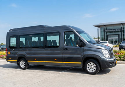17 Seater Urbania Traveller
